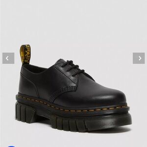 Doc Marten

AUDRICK NAPPA LEATHER PLATFORM SHOES